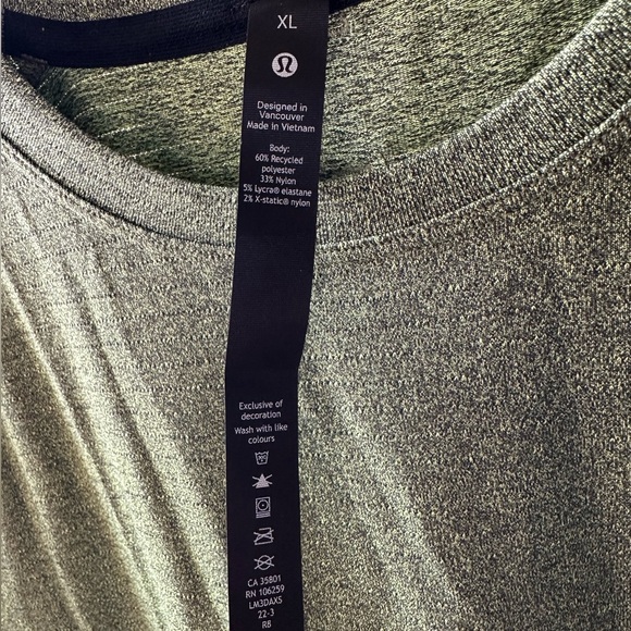 Lululemon Drysense Training Short Sleeve Shirt in Black / Faded Zap - Picture 8 of 12